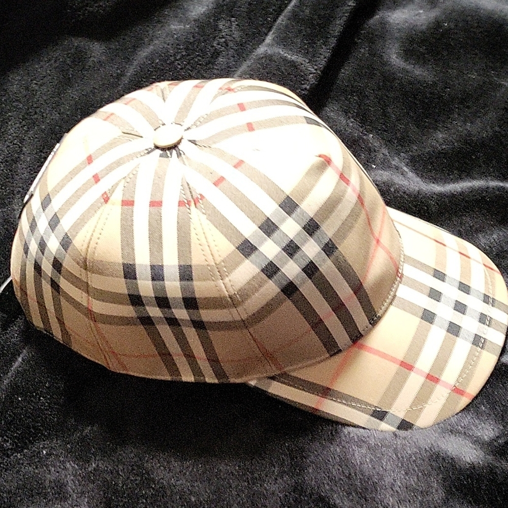 Burberry Beige Checkered Cap - Picture 6 of 6